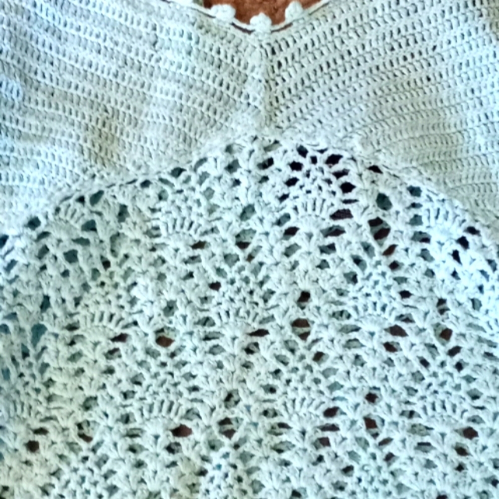 VIINTAGE Crochet EXPRESS Tank.